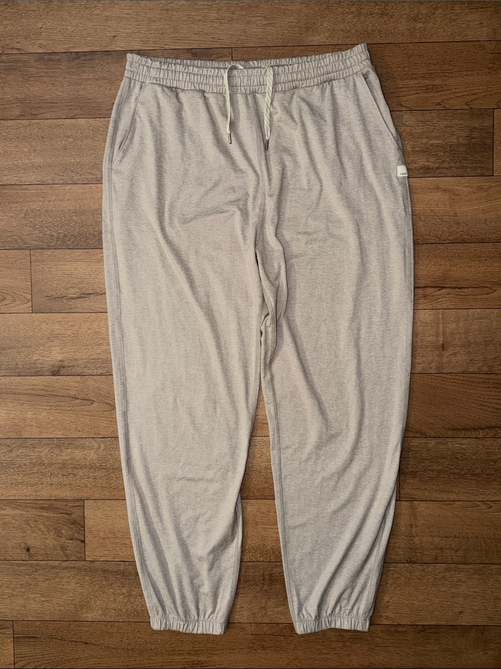 Vuori Size Large Women’s Boyfriend Sweatpant Jogger Bottoms Comfortable Soft L
